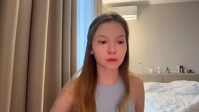Snapshot of CandysRose chatting on April 2026 05:32:01 AM CandysRose online show from April 2026 05:32:01 AM