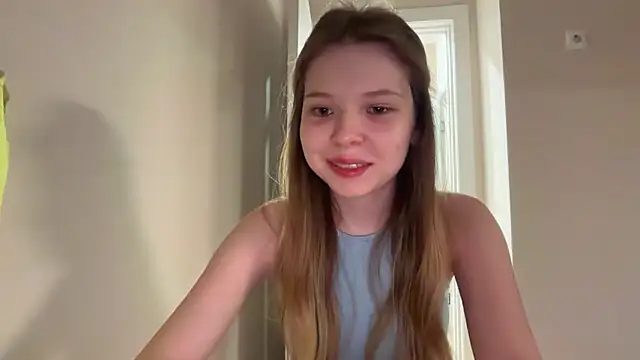 Snapshot of CandysRose chatting on May 2026 07:19:02 PM CandysRose online show from May 2026 07:19:02 PM