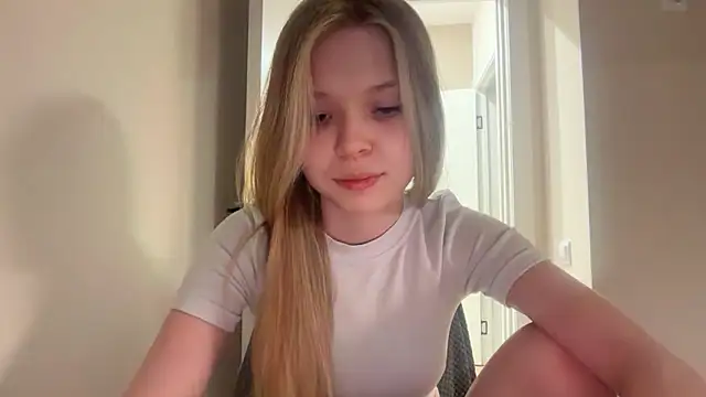 Snapshot of CandysRose chatting on May 2026 06:36:02 PM CandysRose online show from May 2026 06:36:02 PM
