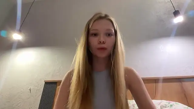 Snapshot of CandysRose chatting on June 2026 12:34:02 AM CandysRose online show from June 2026 12:34:02 AM