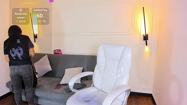 Nathaly  Rosse online show from September 2025 02:59:02 AM