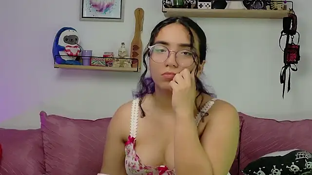 LucyDerby online show from December 2025 09:10:02 PM