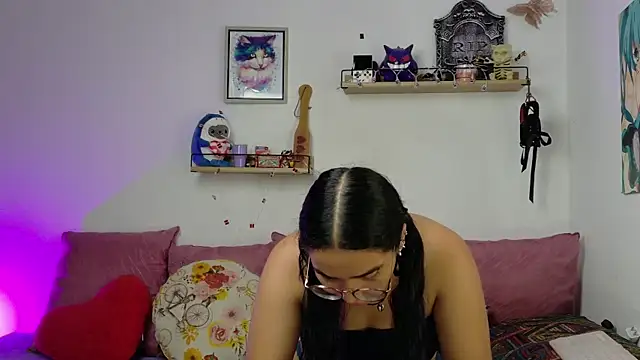 LucyDerby online show from March 2026 01:43:02 AM