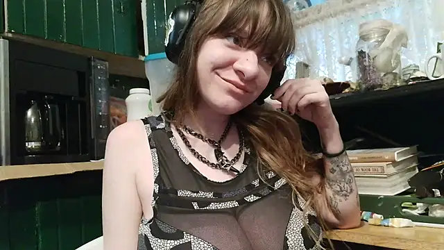 Snapshot of maribel672 chatting on October 2025 05:00:01 PM maribel672 online show from October 2025 05:00:01 PM