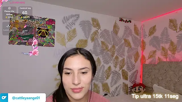 Snapshot of CattleyaAngel chatting on October 2025 01:42:02 AM CattleyaAngel online show from October 2025 01:42:02 AM