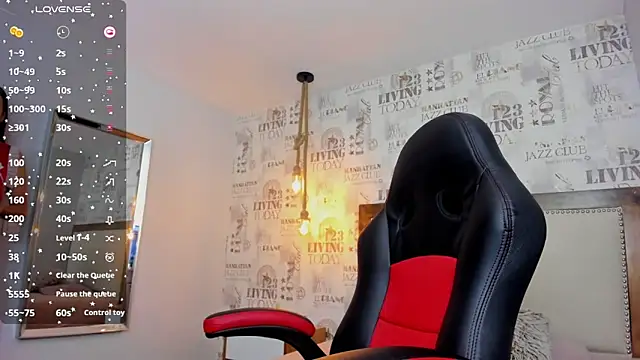 ALAHIACRUZ1 online show from February 2026 07:35:01 PM