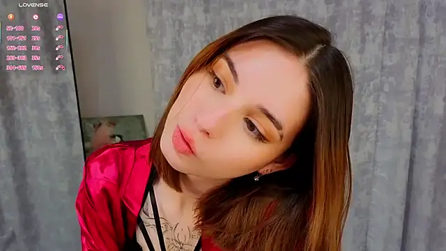 Snapshot of LunaraRada chatting on November 2025 02:40:02 PM LunaraRada online show from November 2025 02:40:02 PM