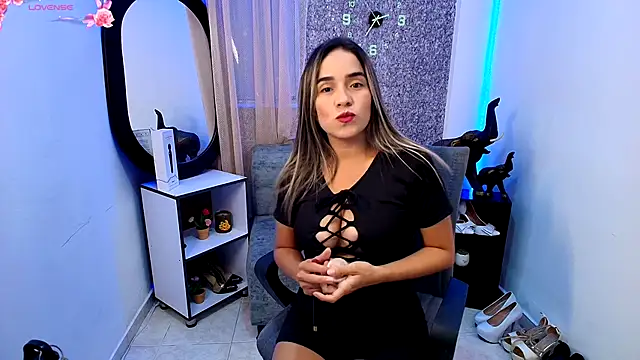 Snapshot of Sally_Ricci chatting on November 2025 01:00:02 AM Sally Ricci online show from November 2025 01:00:02 AM