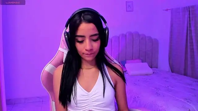 ISABELFORYOU1 online show from October 2025 02:25:02 AM