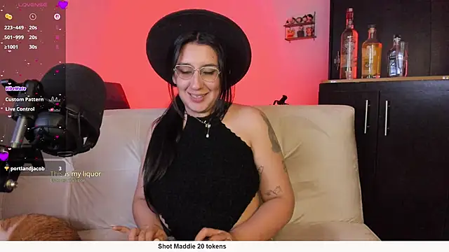Snapshot of tellmemaddie chatting on April 2026 12:55:02 AM tellmemaddie online show from April 2026 12:55:02 AM