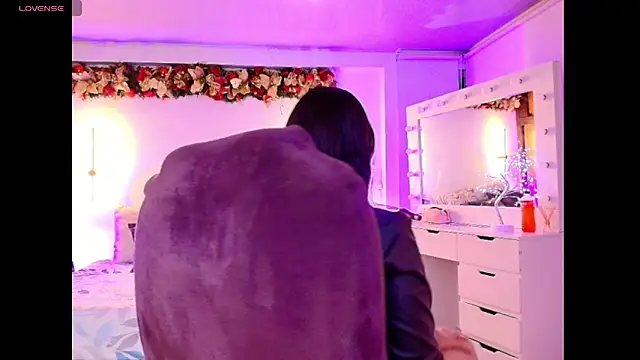 kloe28 online show from November 2025 03:48:01 AM