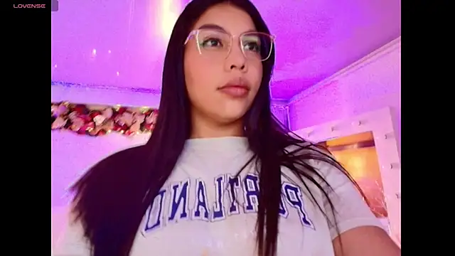 kloe28 online show from November 2025 03:51:02 AM