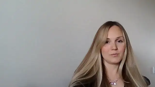 Kyrelinn online show from October 2025 06:41:02 AM