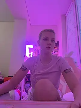 Snapshot of Crystal_Neko chatting on February 2026 02:04:02 PM Crystal Neko online show from February 2026 02:04:02 PM