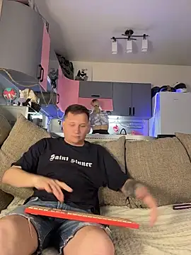 Snapshot of Crystal_Neko chatting on April 2026 09:15:02 PM Crystal Neko online show from April 2026 09:15:02 PM