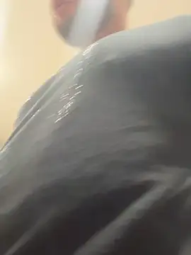 Snapshot of Moisesjrtapia chatting on February 2026 12:14:02 AM Moisesjrtapia online show from February 2026 12:14:02 AM