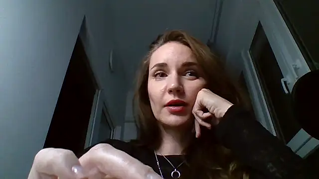 Snapshot of Tavrisse chatting on October 2025 10:26:02 PM Tavrisse online show from October 2025 10:26:02 PM