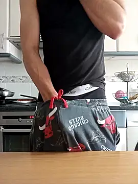 ruiiizz online show from April 2026 10:30:01 AM