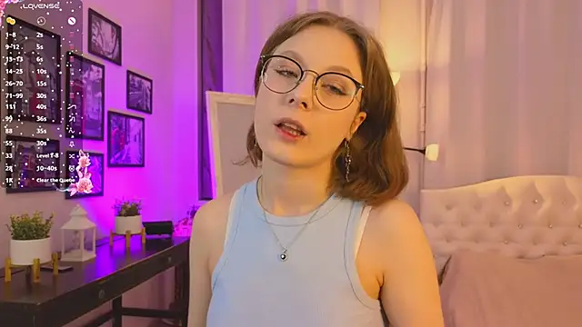 Bubblegum Babe  online show from October 2025 08:18:01 PM