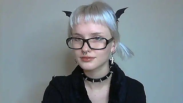 Snapshot of Paradoxy_ chatting on October 2025 07:45:02 PM Paradoxy online show from October 2025 07:45:02 PM