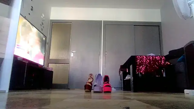 vanessadeesse online show from June 2026 05:06:02 PM