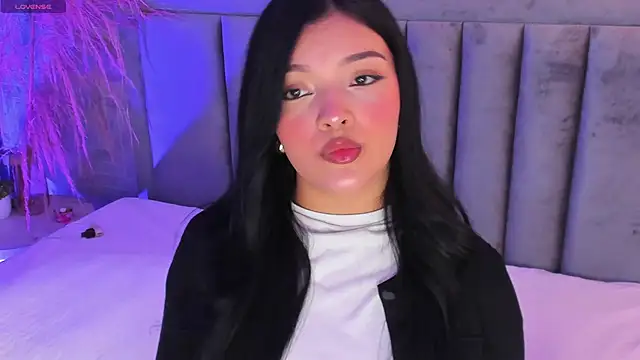 EmmaBlossom online show from October 2025 07:33:01 PM