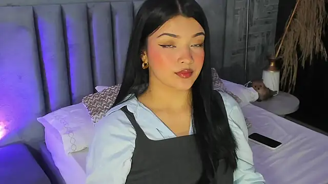 EmmaBlossom online show from June 2026 12:37:01 PM