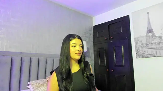 EmmaBlossom online show from June 2026 12:35:01 PM