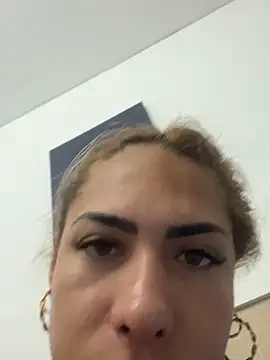 Naomi24herr online show from September 2025 01:43:01 AM