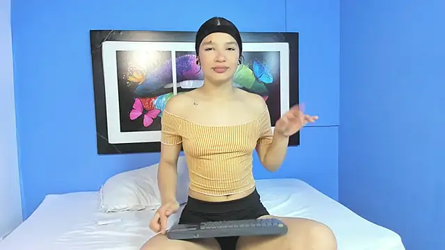 Snapshot of loversvalery chatting on October 2025 12:27:01 PM loversvalery online show from October 2025 12:27:01 PM