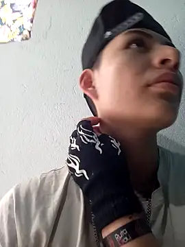 Snapshot of Owen_tomboy chatting on October 2025 05:58:02 PM Owen tomboy online show from October 2025 05:58:02 PM