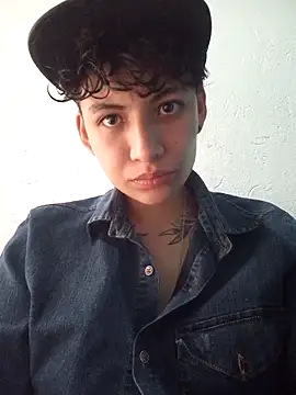 Snapshot of Owen_tomboy chatting on October 2025 04:19:02 PM Owen tomboy online show from October 2025 04:19:02 PM