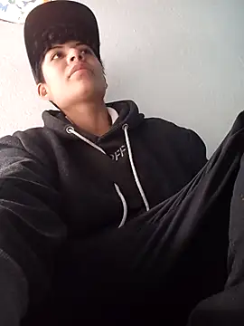 Snapshot of Owen_tomboy chatting on November 2025 03:11:01 PM Owen tomboy online show from November 2025 03:11:01 PM