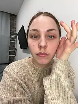 Im Regina online show from November 2025 06:22:02 PM