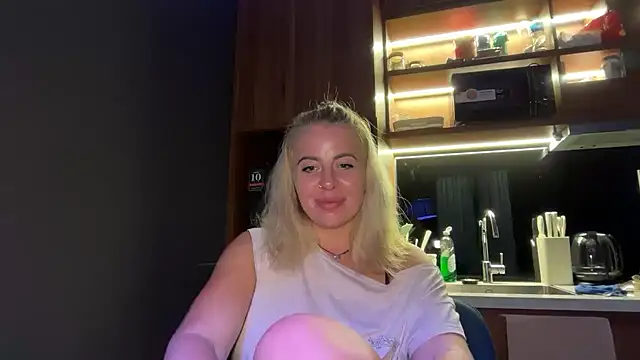 Miravynn online show from February 2026 06:15:02 PM