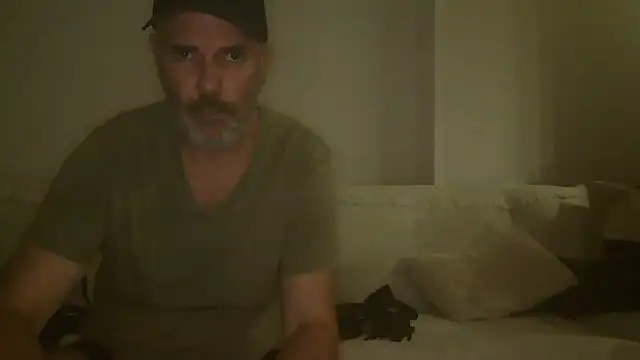 Snapshot of Young_Arab_and_Gay_Daddy chatting on October 2025 05:13:01 PM Young Arab and Gay Daddy online show from October 2025 05:13:01 PM