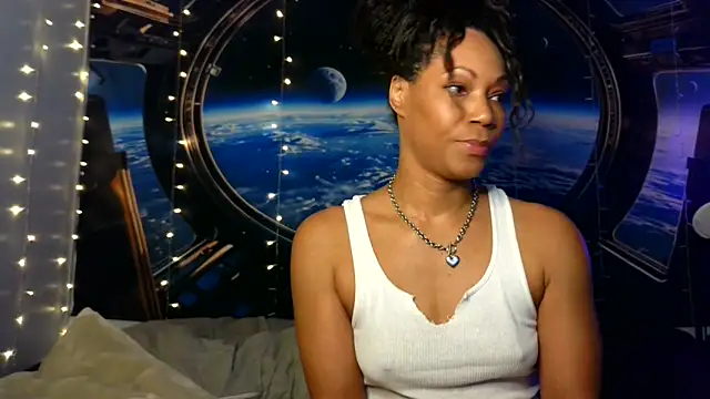 MrsToniTone online show from November 2025 04:18:02 PM