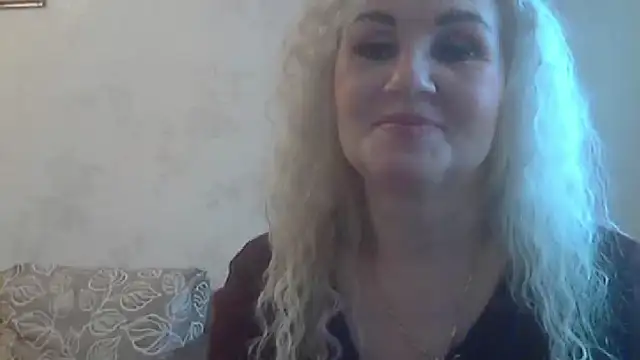 Snapshot of LadySexyBlond chatting on October 2025 05:31:01 AM LadySexyBlond online show from October 2025 05:31:01 AM