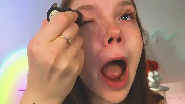 Nicole Broown  online show from March 2026 09:22:02 PM