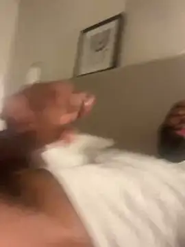 Snapshot of vaultclub chatting on December 2025 12:09:01 PM vaultclub online show from December 2025 12:09:01 PM