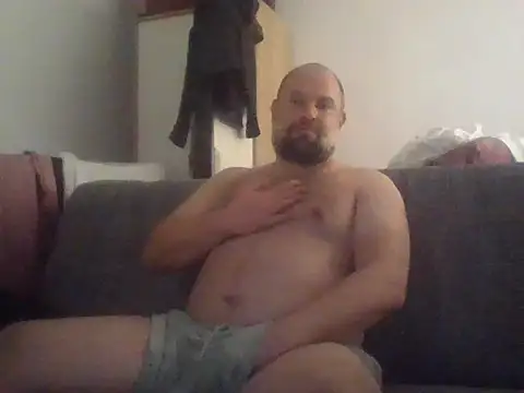 Snapshot of CristalDad chatting on October 2025 10:19:01 PM CristalDad online show from October 2025 10:19:01 PM