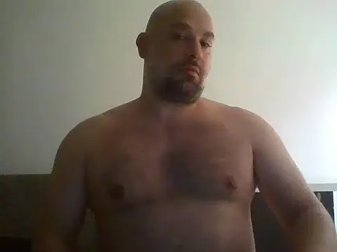 Snapshot of CristalDad chatting on October 2025 12:15:02 AM CristalDad online show from October 2025 12:15:02 AM