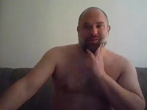 Snapshot of CristalDad chatting on November 2025 11:38:02 PM CristalDad online show from November 2025 11:38:02 PM