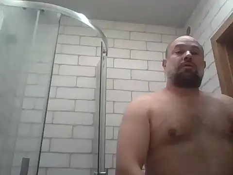 Snapshot of CristalDad chatting on November 2025 11:35:01 PM CristalDad online show from November 2025 11:35:01 PM