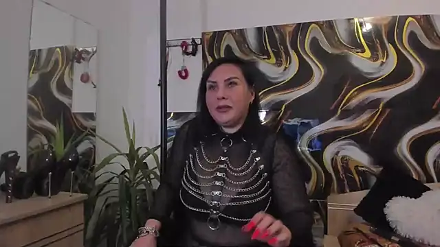 Snapshot of MissAidaDevine chatting on October 2025 07:43:01 PM MissAidaDevine online show from October 2025 07:43:01 PM