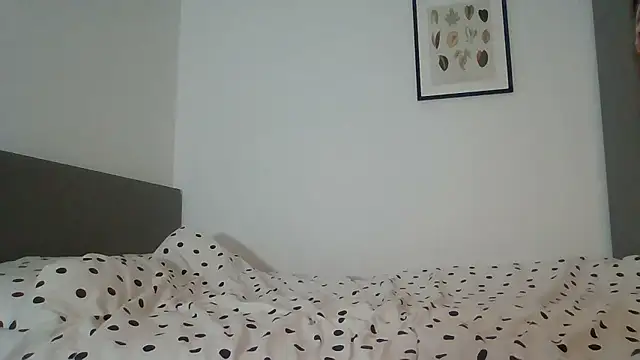 lunaeclipse12 online show from January 2026 12:16:02 AM