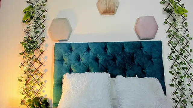 violett  rousee online show from October 2025 02:07:01 PM