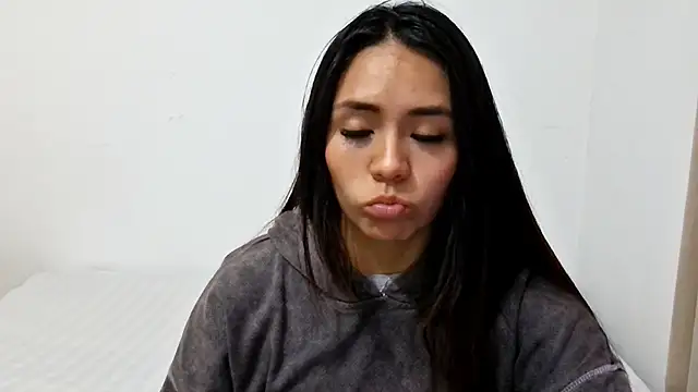 Snapshot of BellaBliss123 chatting on October 2025 11:02:01 PM BellaBliss123 online show from October 2025 11:02:01 PM