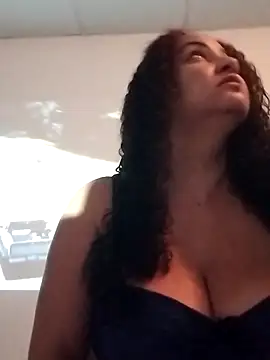 Snapshot of MEYBELLATINA chatting on September 2025 08:47:02 PM MEYBELLATINA online show from September 2025 08:47:02 PM