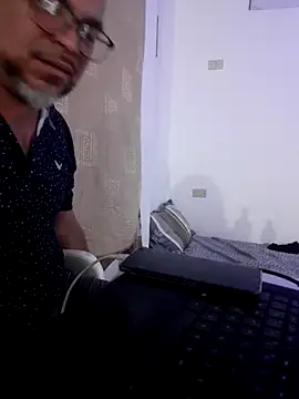 Snapshot of ANTHONYHOTT69 chatting on November 2025 10:43:01 PM ANTHONYHOTT69 online show from November 2025 10:43:01 PM